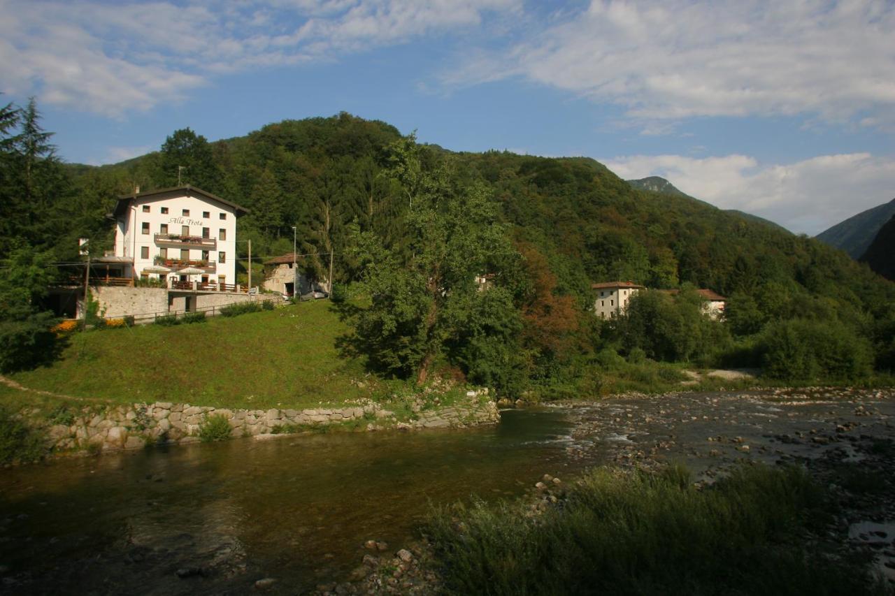 Albergo Alla Trota Pulfero Exterior foto